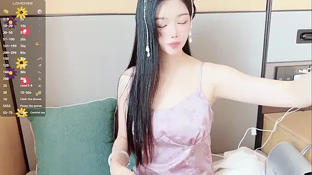 MM-feifei online show from October 2025 07:32:01 AM