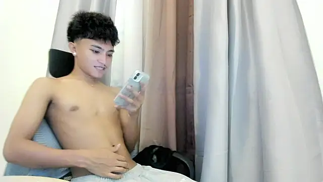 Snapshot of Asiancutiexx chatting on January 2026 10:42:02 AM Asiancutiexx online show from January 2026 10:42:02 AM