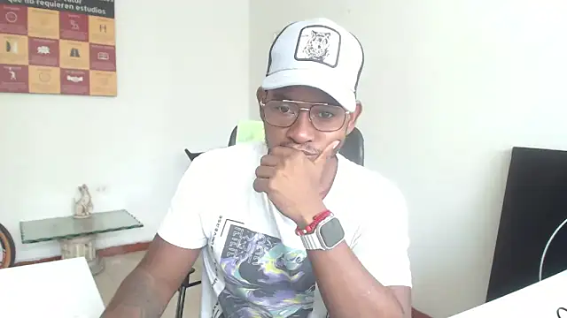 Snapshot of AndyCalifornia1 chatting on October 2025 03:21:02 PM AndyCalifornia1 online show from October 2025 03:21:02 PM