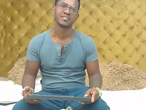 Snapshot of AndyCalifornia1 chatting on October 2025 11:57:02 AM AndyCalifornia1 online show from October 2025 11:57:02 AM