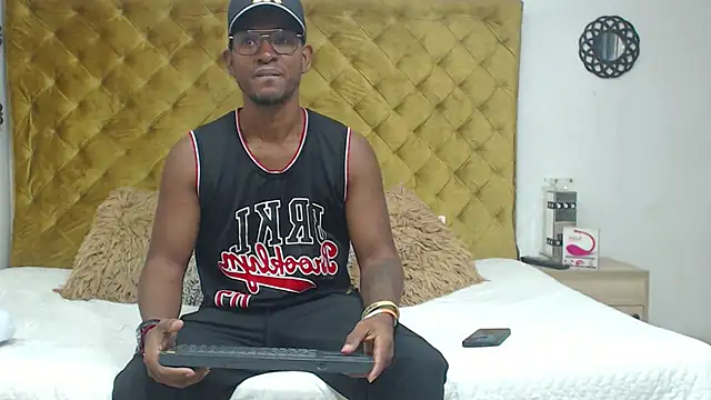 AndyCalifornia1 online show from November 2025 12:37:01 PM