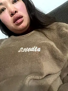 Snapshot of Nhung584 chatting on January 2026 01:15:02 PM Nhung584 online show from January 2026 01:15:02 PM