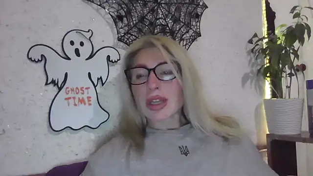 fox red lady7 online show from October 2025 08:31:01 PM