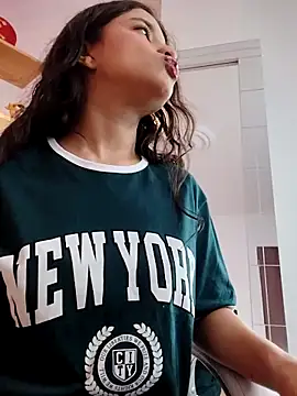 LUNAA    online show from October 2025 03:37:02 AM