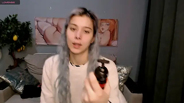 Snapshot of SophieAsh chatting on October 2025 07:06:01 AM SophieAsh online show from October 2025 07:06:01 AM