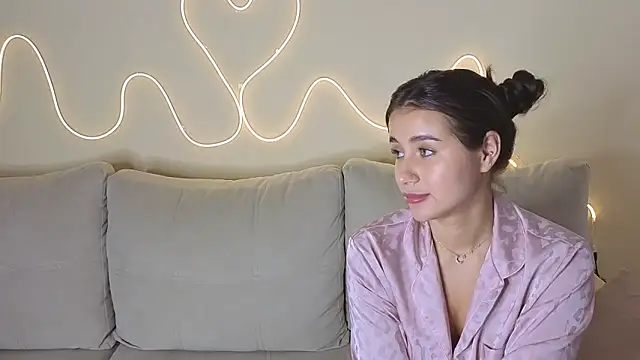 KathrynBrooks online show from November 2025 05:37:01 PM