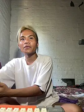 zoeytransph online show from May 2026 07:24:02 AM