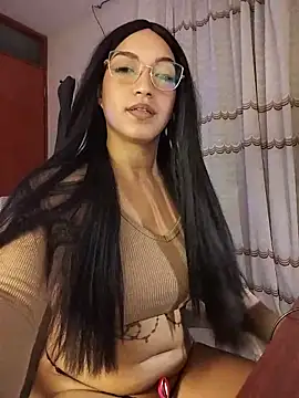 FallsForHerSmile online show from May 2026 05:36:02 AM