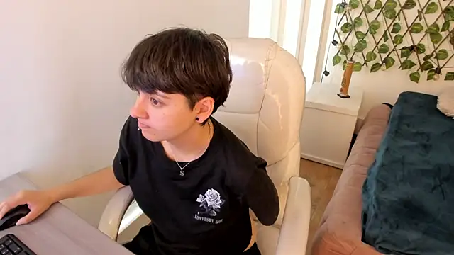 Snapshot of Nathaly_ds chatting on November 2025 07:46:02 PM Nathaly ds online show from November 2025 07:46:02 PM