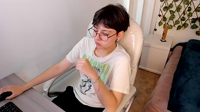 Snapshot of Nathaly_ds chatting on November 2025 07:46:02 PM Nathaly ds online show from November 2025 07:46:02 PM