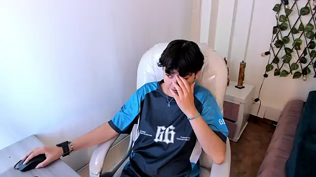 Snapshot of Nathaly_ds chatting on November 2025 07:34:02 PM Nathaly ds online show from November 2025 07:34:02 PM