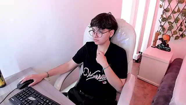 Snapshot of Nathaly_ds chatting on December 2025 07:53:02 PM Nathaly ds online show from December 2025 07:53:02 PM