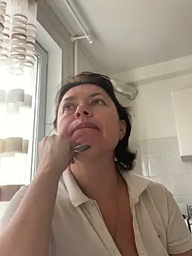 Snapshot of Kiravix chatting on October 2025 07:41:01 AM Kiravix online show from October 2025 07:41:01 AM