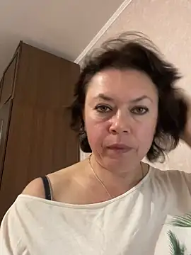 Snapshot of Kiravix chatting on October 2025 04:13:01 PM Kiravix online show from October 2025 04:13:01 PM