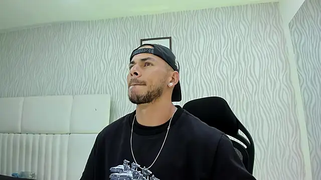 Snapshot of dylan_jacobx chatting on December 2025 02:28:02 AM dylan jacobx online show from December 2025 02:28:02 AM