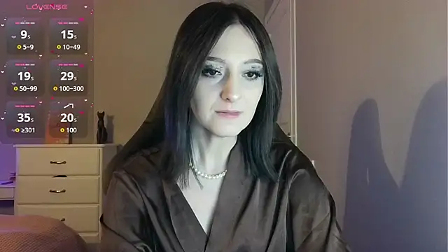 white liillyy online show from April 2026 09:21:02 PM