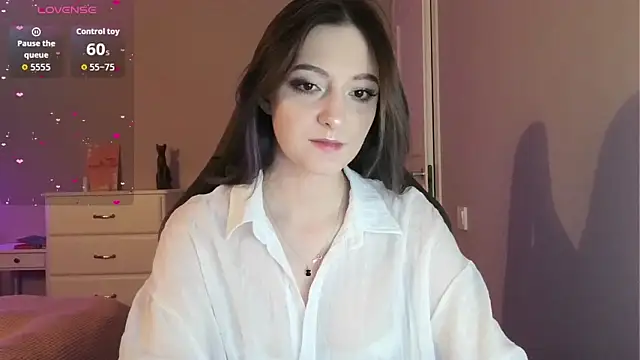 white liillyy online show from May 2026 09:23:01 PM
