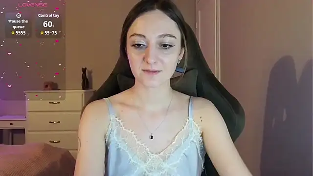 white liillyy online show from June 2026 10:56:02 PM
