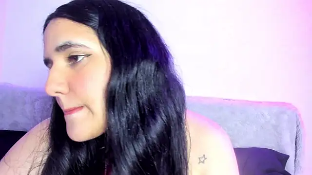 Snapshot of OnlyCurvySofi chatting on October 2025 12:26:01 AM OnlyCurvySofi online show from October 2025 12:26:01 AM