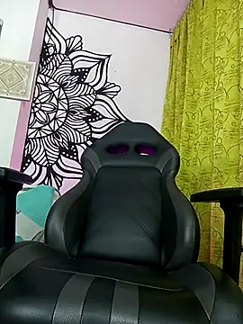 angela bigdick online show from October 2025 11:25:02 PM