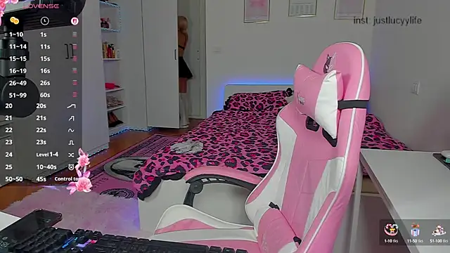 Snapshot of LucyPaigee chatting on September 2025 04:07:01 PM LucyPaigee online show from September 2025 04:07:01 PM