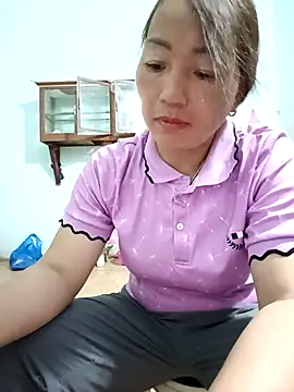 Snapshot of Exembin chatting on October 2025 12:14:01 PM Exembin online show from October 2025 12:14:01 PM