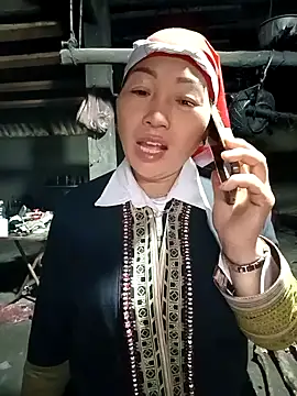 Snapshot of Exembin chatting on October 2025 03:51:02 AM Exembin online show from October 2025 03:51:02 AM