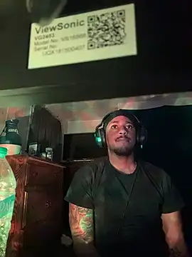 Snapshot of tyrek5051 chatting on November 2025 05:40:01 AM tyrek5051 online show from November 2025 05:40:01 AM