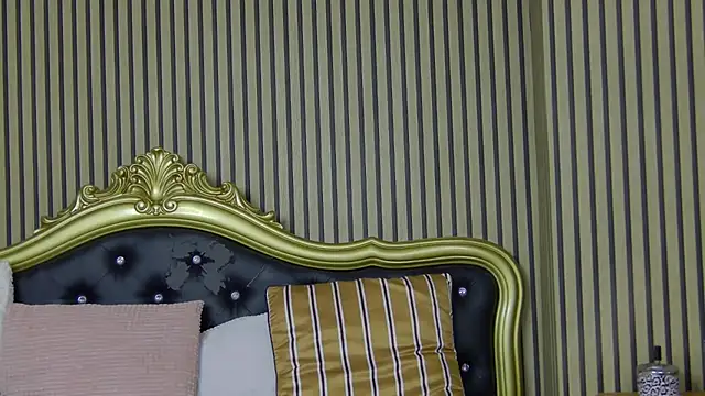 Snapshot of LunaHart chatting on October 2025 01:31:01 PM LunaHart online show from October 2025 01:31:01 PM