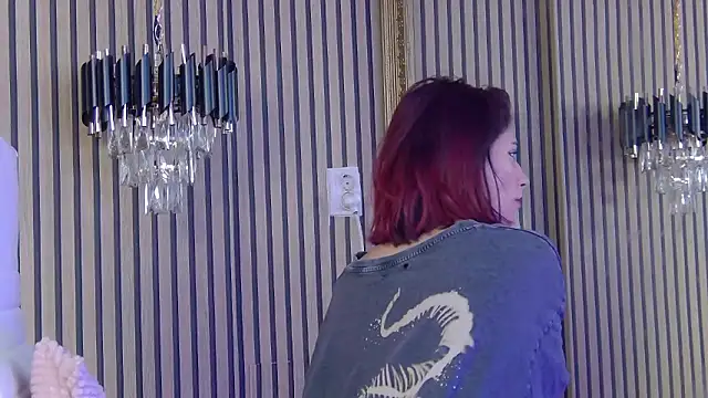 Snapshot of LunaHart chatting on October 2025 04:27:01 PM LunaHart online show from October 2025 04:27:01 PM