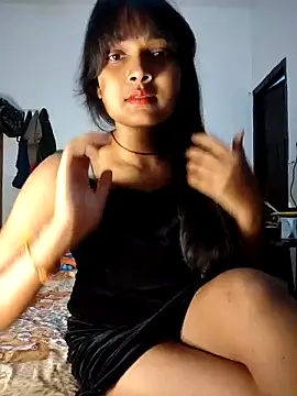 Snapshot of RAYI_Queen_2 chatting on October 2025 06:52:01 PM RAYI Queen 2 online show from October 2025 06:52:01 PM