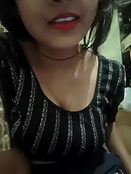 Snapshot of RAYI_Queen_2 chatting on November 2025 04:34:01 AM RAYI Queen 2 online show from November 2025 04:34:01 AM