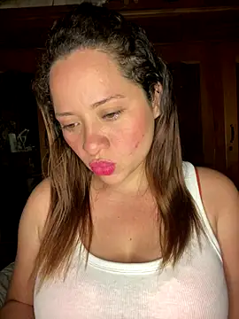 Snapshot of sabrossa chatting on December 2025 04:09:01 AM sabrossa online show from December 2025 04:09:01 AM