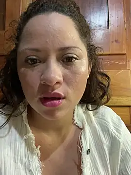 Snapshot of sabrossa chatting on March 2026 03:34:01 AM sabrossa online show from March 2026 03:34:01 AM