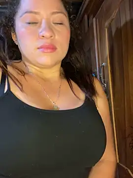 Snapshot of sabrossa chatting on April 2026 05:08:02 AM sabrossa online show from April 2026 05:08:02 AM