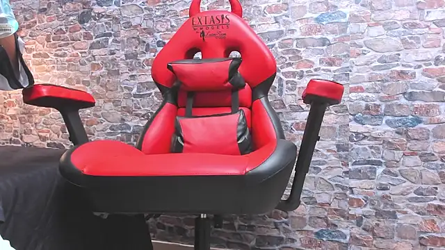 WILD FIREE  online show from May 2026 08:47:01 PM