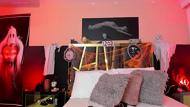 ScarletTorres online show from October 2025 05:39:01 PM