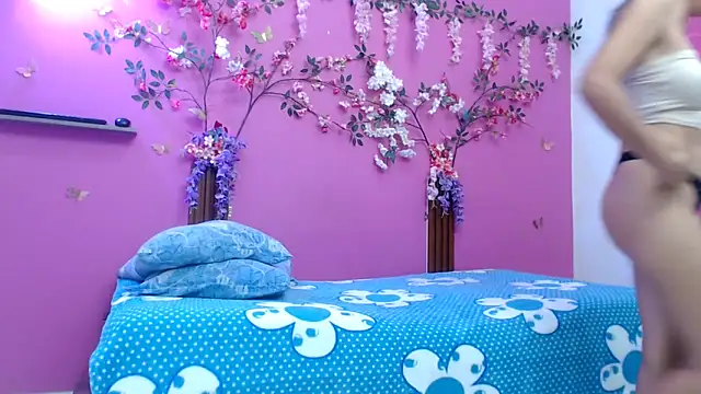 Snapshot of skinnybarbie022 chatting on May 2026 12:18:02 AM skinnybarbie022 online show from May 2026 12:18:02 AM