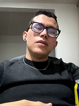 Snapshot of Kurtxxx22 chatting on October 2025 04:58:01 AM Kurtxxx22 online show from October 2025 04:58:01 AM