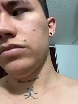 Snapshot of Kurtxxx22 chatting on February 2026 07:29:01 PM Kurtxxx22 online show from February 2026 07:29:01 PM