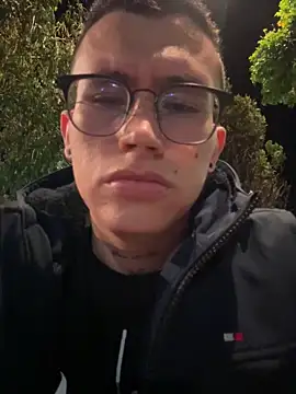 Snapshot of Kurtxxx22 chatting on February 2026 06:20:02 AM Kurtxxx22 online show from February 2026 06:20:02 AM