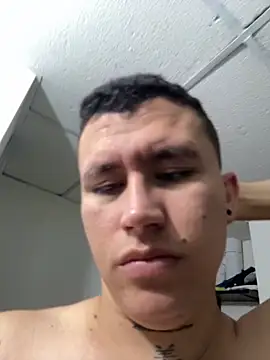 Snapshot of Kurtxxx22 chatting on February 2026 12:44:02 AM Kurtxxx22 online show from February 2026 12:44:02 AM