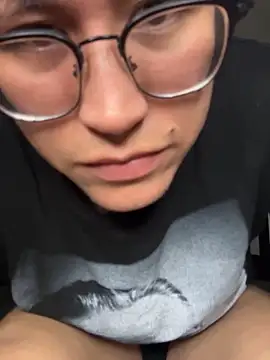 Snapshot of Kurtxxx22 chatting on February 2026 09:57:02 PM Kurtxxx22 online show from February 2026 09:57:02 PM