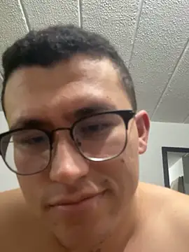 Snapshot of Kurtxxx22 chatting on March 2026 01:18:02 AM Kurtxxx22 online show from March 2026 01:18:02 AM