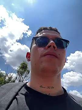 Snapshot of Kurtxxx22 chatting on March 2026 03:51:02 PM Kurtxxx22 online show from March 2026 03:51:02 PM