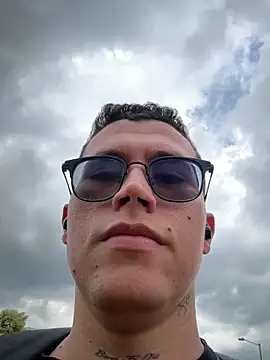 Snapshot of Kurtxxx22 chatting on March 2026 08:24:02 PM Kurtxxx22 online show from March 2026 08:24:02 PM