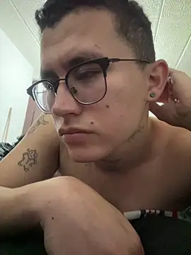 Snapshot of Kurtxxx22 chatting on March 2026 04:50:01 AM Kurtxxx22 online show from March 2026 04:50:01 AM