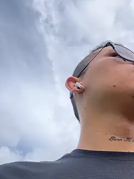 Snapshot of Kurtxxx22 chatting on April 2026 09:31:02 PM Kurtxxx22 online show from April 2026 09:31:02 PM