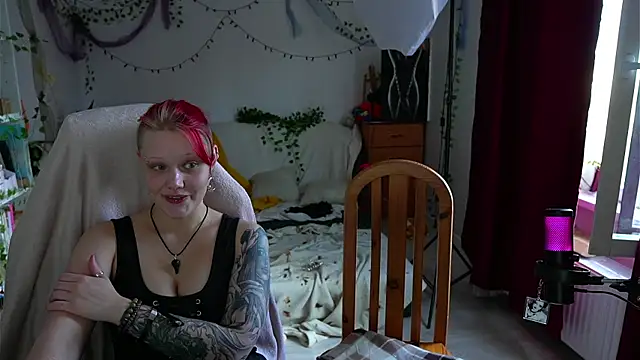 Snapshot of Sova173 chatting on September 2025 02:06:02 PM Sova173 online show from September 2025 02:06:02 PM