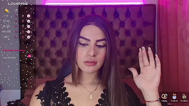 lailahdark online show from November 2025 03:45:01 AM